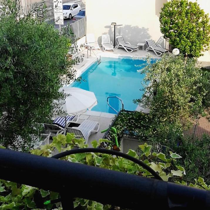 Hotel Santa Maria Bardolino Bagian luar foto