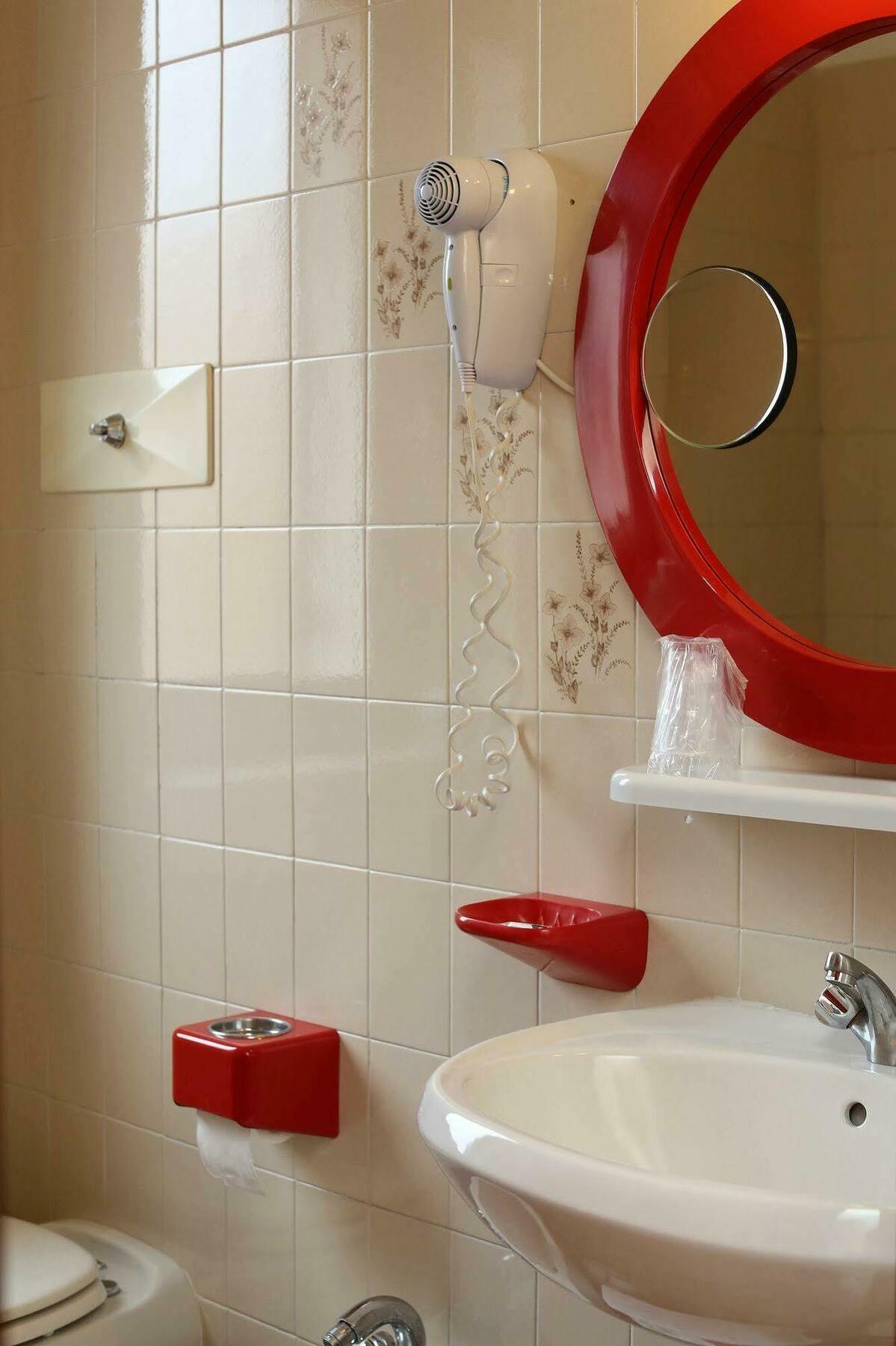 Hotel Santa Maria Bardolino Bagian luar foto