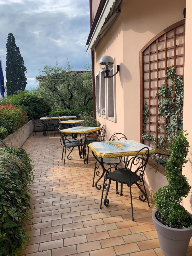 Hotel Santa Maria Bardolino Bagian luar foto